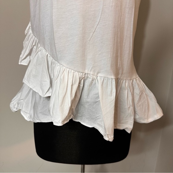 Banana Republic Ruffle White Sleeveless Top in Size Medium - Picture 3 of 4